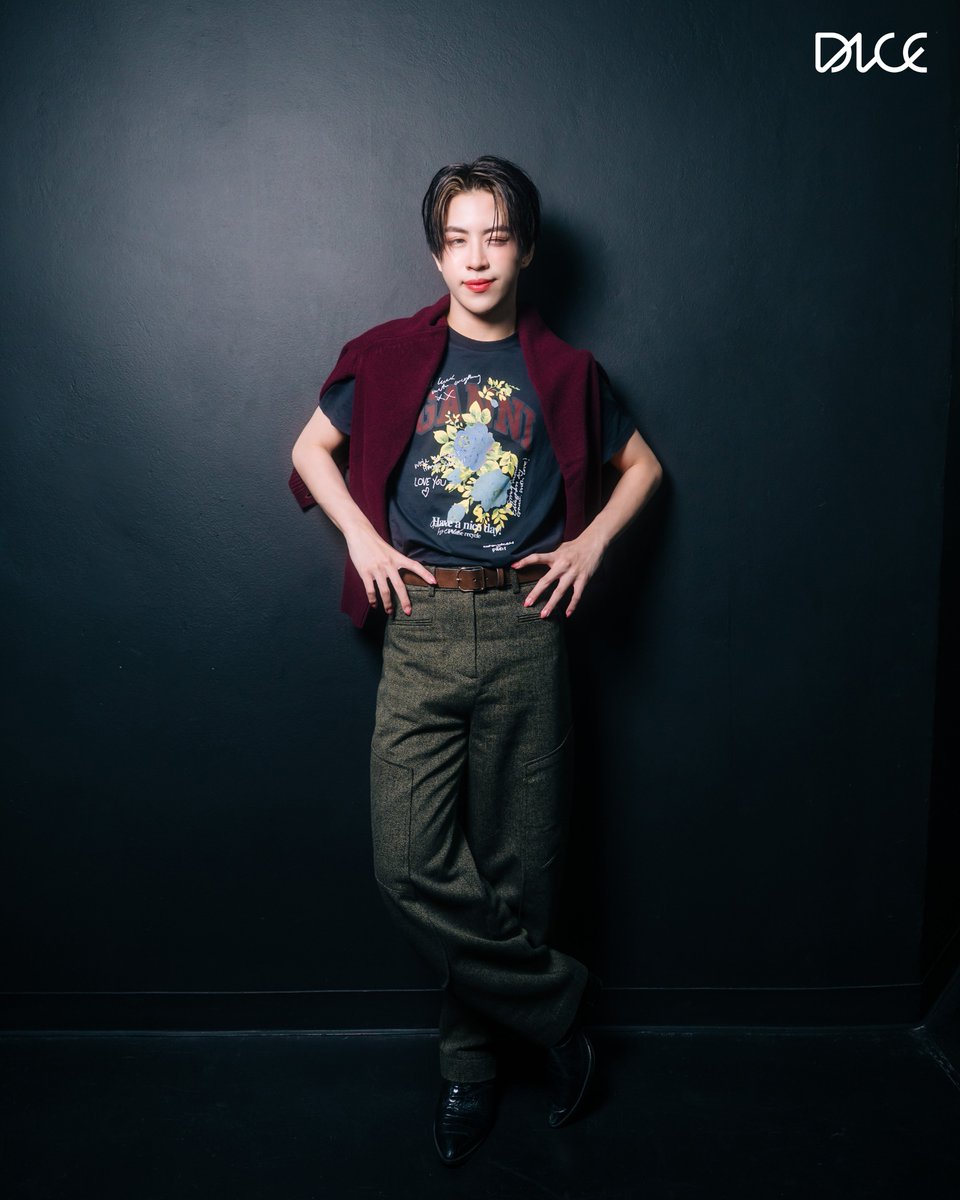 [ DICE PHOTOSET ]
DICE POSSIBILITIES THE FIRST ALBUM FANSIGN 🎲

#APOwachirakon
#DICE_POSSIBILITIES_FANSIGN
#DICE_THEFIRSTALBUM
#DICE_SONRAY