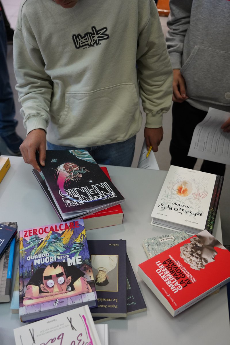 Riparte il Progetto Libri e i Project Works che coinvolgeranno l'Istituto Tecnico "G. Cerboni" e l'Istituto Statale "R. Foresi". L’anno scorso abbiamo esplorato il tema dell'IA. Quale sarà quello di quest'anno? Restate con noi per scoprirlo!
Alcuni scatti della scorsa edizione ⤵️