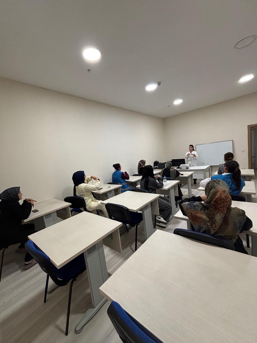 Engelsiz iletişim için İşaret Dili Kursu! 

Salih Baba Yurdu'nda Tülay ARIOĞLU hocamızla farkındalık ve empati öğreniyoruz.