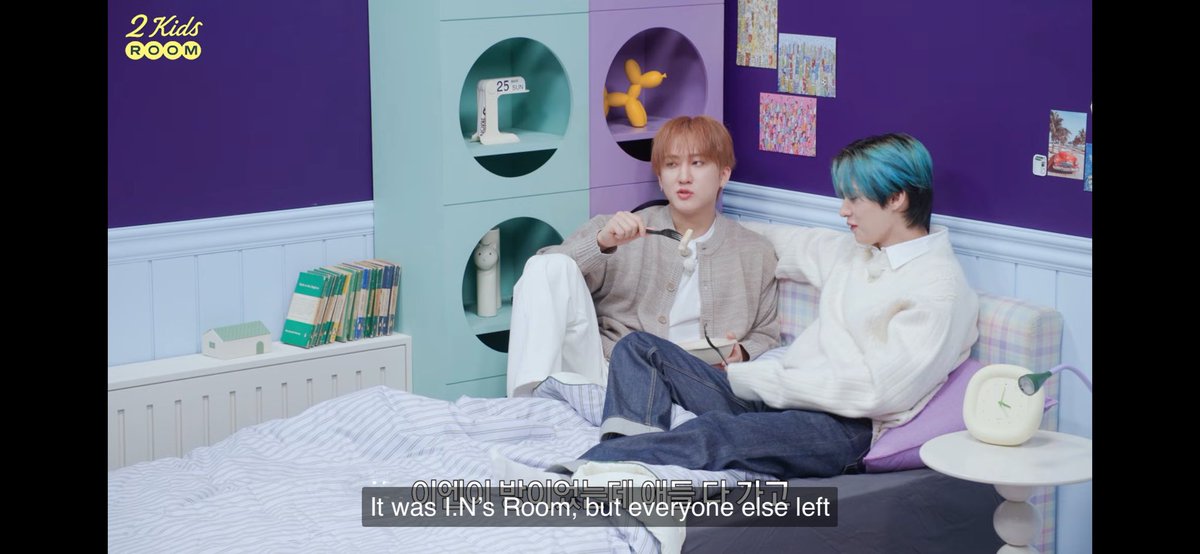 userlinoring's tweet photo. WDYM HYUNG LINE WERE IN JEONGIN’S ROOM DURING THE TOUR AND THEY JUST KISSED HIM . where are the photos where is the media https://t.co/XhAQzF5TGZ