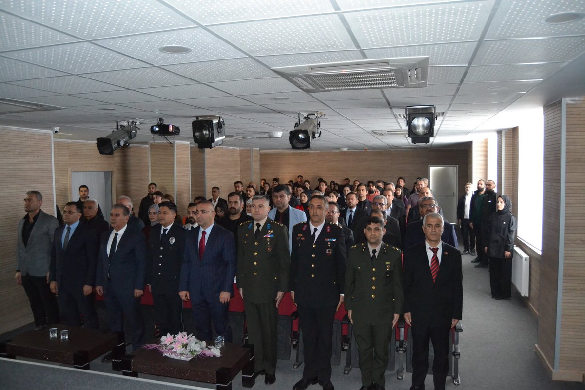 bismilkaymakam's tweet image. Kaymakamımız Sayın Recep HASAR, Cahit Sıtkı Tarancı Anadolu Lisesi&apos;nde düzenlenen, Gazi Mustafa Kemal ATATÜRK&apos;ün aramızdan ayrılışının 87. yıl dönümü anma programına katıldı.

@RecepHasar44