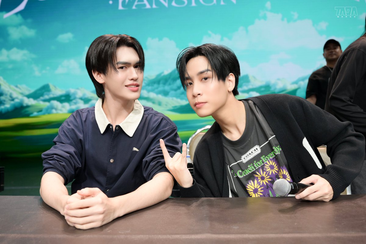 แชะภาพน่ารัก ๆ จาก DICE POSSIBILITIES THE FIRST ALBUM FANSIGN มาฝากทุกคน 💖 #3

#DICE_POSSIBILITIES_FANSIGN
#DICE_THEFIRSTALBUM
#DICE_SONRAY
#TADAMERCH