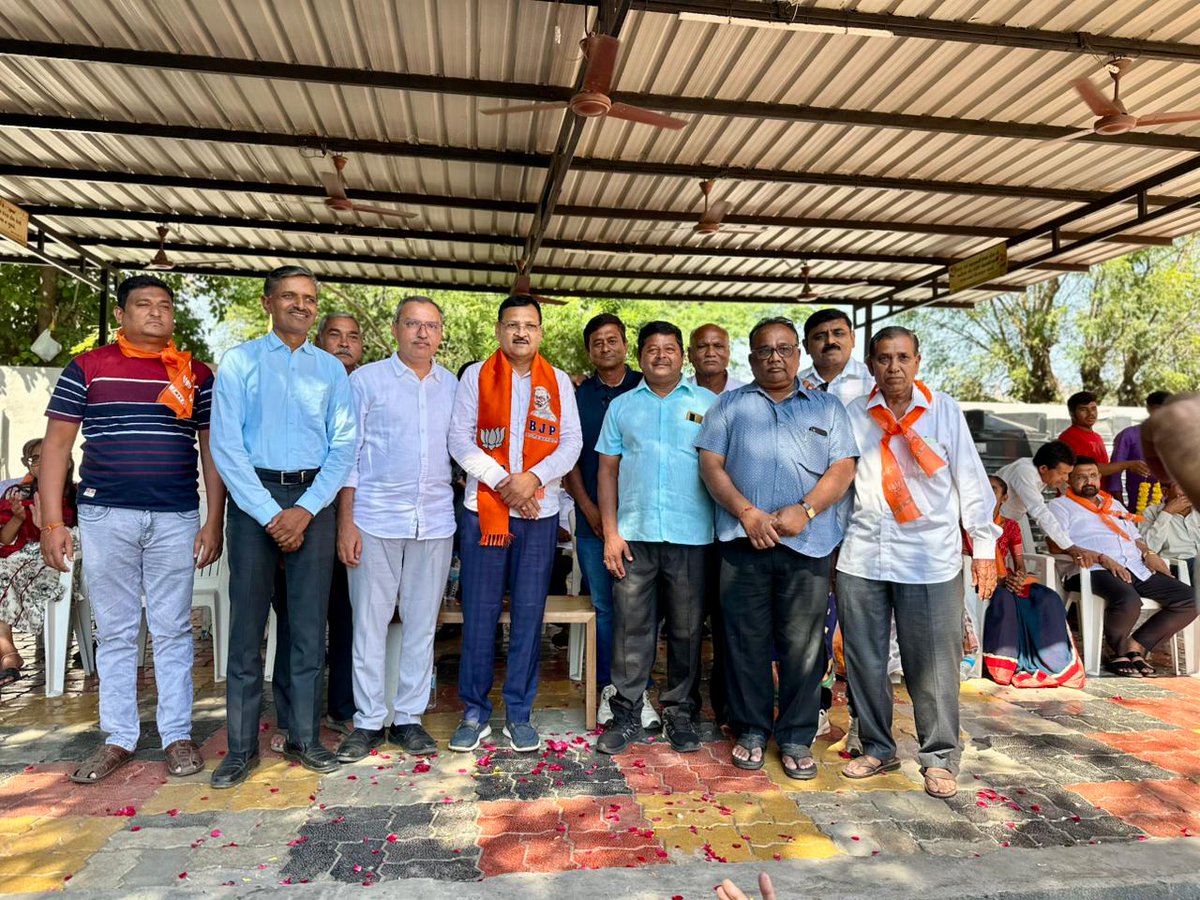 “સેવા એ જ સંસ્કાર, સંગઠન એ જ શક્તિ
એ જ છે ભારતીય જનતા પાર્ટીની ઓળખ.”

અંકલેશ્વરના નવા હરીપુરાના જિલ્લા પંચાયત ખાતે યોજાયેલા “નૂતન વર્ષ સ્નેહમિલન સમારોહ” પ્રસંગે સૌ કાર્યકર્તા મિત્રો, વડીલજનો તથા નગરજનોને વિક્રમ સંવત ૨૦૮૨ના નૂતન વર્ષની હાર્દિક શુભકામનાઓ પાઠવી.