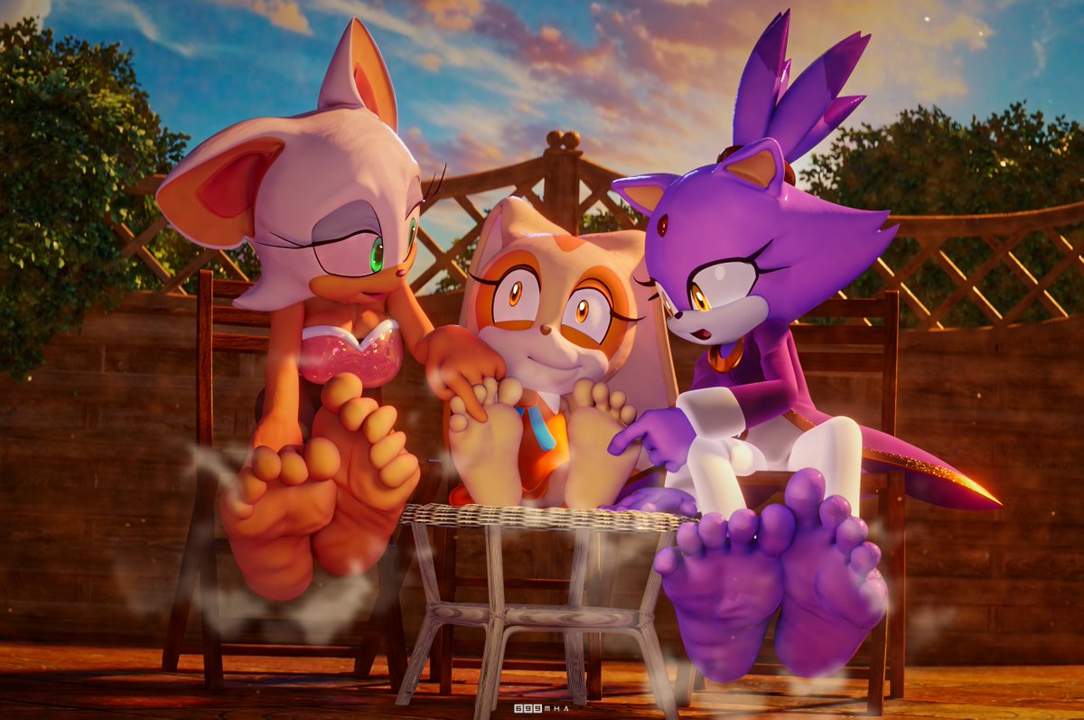 Rouge and Blaze are tickling Cream lol