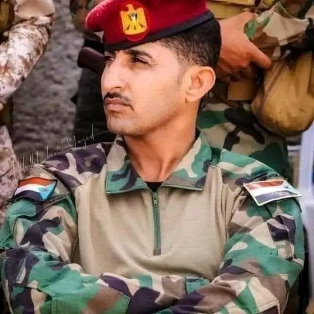 من يعرف هذا القائد هذا البوحر قائد النخبة الشبونية سابقآ 
نشوف كم محبين في صفحتي المتواضعة 🫡