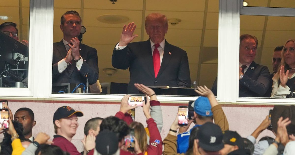 Donald Trump booed as the 1st sitting U.S. president at a regular-season NFL game since Carter in 1978 cp24.com/news/world/202…