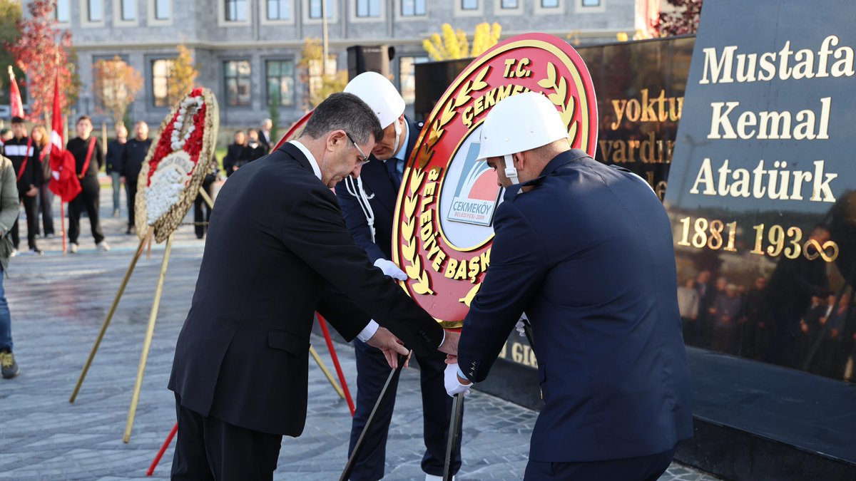 orhancerkeztr's tweet photo. 10 Kasım🇹🇷

Saat tam 09’u 5 geçe hayat durur, nefesler tutulur, kalpler bir olur…
O an, milletçe aynı duyguda buluşuruz: özlem, saygı ve minnet.

Cumhuriyetimizin kurucusu, bağımsızlığın ve aydınlığın simgesi Gazi Mustafa Kemal Atatürk’ü, ebediyete intikalinin 87. yıl dönümünde saygıyla, sevgiyle ve derin bir özlemle anıyoruz.

O’nun ilke ve değerleri, Çekmeköy’de attığımız her adımda, yaptığımız her hizmette yolumuzu aydınlatmaya devam ediyor.
Sonsuza kadar izindeyiz Atam.