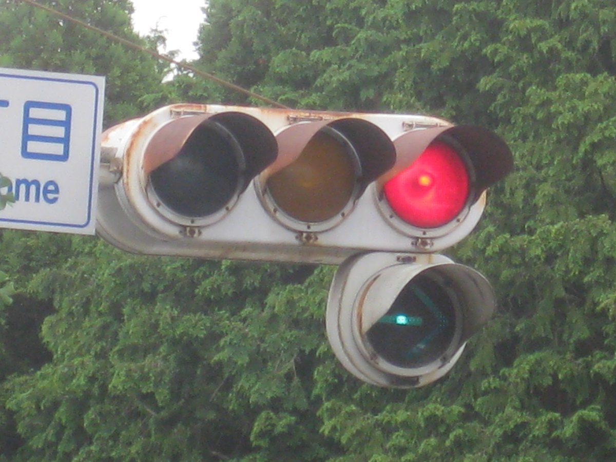 2009年夏、樹脂製のぐるぐるレンズがあると聞いて仙台に行った場所、いつのまにかイオンモールになっていた すぐ近くの古い矢印は偶然の発見

平成懐かし写真・東北大学雨宮キャンパスの変遷、農学部から病院＆マンション＆イオンモールへ・2010年～2025年撮影 today.sendaipics.com/2025/11/09/%e5…