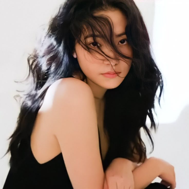 evermoretelle's tweet photo. ‧₊🥀˚  #BlackthornCrestArmory
 ‍  ‍  ‍  
𝗐𝗁𝗂𝗅𝖾 𝗈𝗍𝗁𝖾𝗋𝗌 𝖺𝗋𝗆 𝗍𝗁𝖾𝗆𝗌𝖾𝗅𝗏𝖾𝗌 𝗐𝗂𝗍𝗁 𝗌𝗍𝖾𝖾𝗅, 𝗄𝖺𝗍𝖾 𝖺𝗋𝗆𝗌 𝗁𝖾𝗋𝗌𝖾𝗅𝖿 𝗐𝗂𝗍𝗁 𝗄𝗇𝗈𝗐𝗅𝖾𝖽𝗀𝖾. 𝗁𝖾𝗋 𝖻𝗈𝗈𝗄𝗌 𝖺𝗋𝖾 𝗁𝖾𝗋 𝖻𝖺𝗍𝗍𝗅𝖾𝖿𝗂𝖾𝗅𝖽, 𝗁𝖾𝗋 𝗐𝗈𝗋𝖽𝗌 𝗁𝖾𝗋 𝗐𝖾𝖺𝗉𝗈𝗇. 

 ‍  ‍ https://t.co/yfUYeH76ac