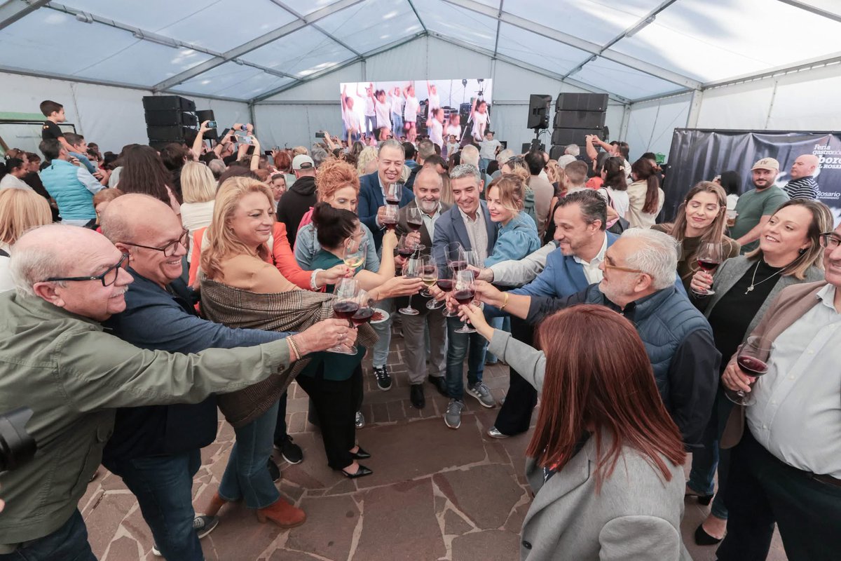 #Noticia 
🟢 La octava edición de “Saborea El Rosario” reúne a miles de personas en La Esperanza
ℹ️ gastronomia7islas.com/la-octava-edic…
#Gastronomia7islas <a href="/aytoelrosario/">Ayuntamiento de El Rosario</a>