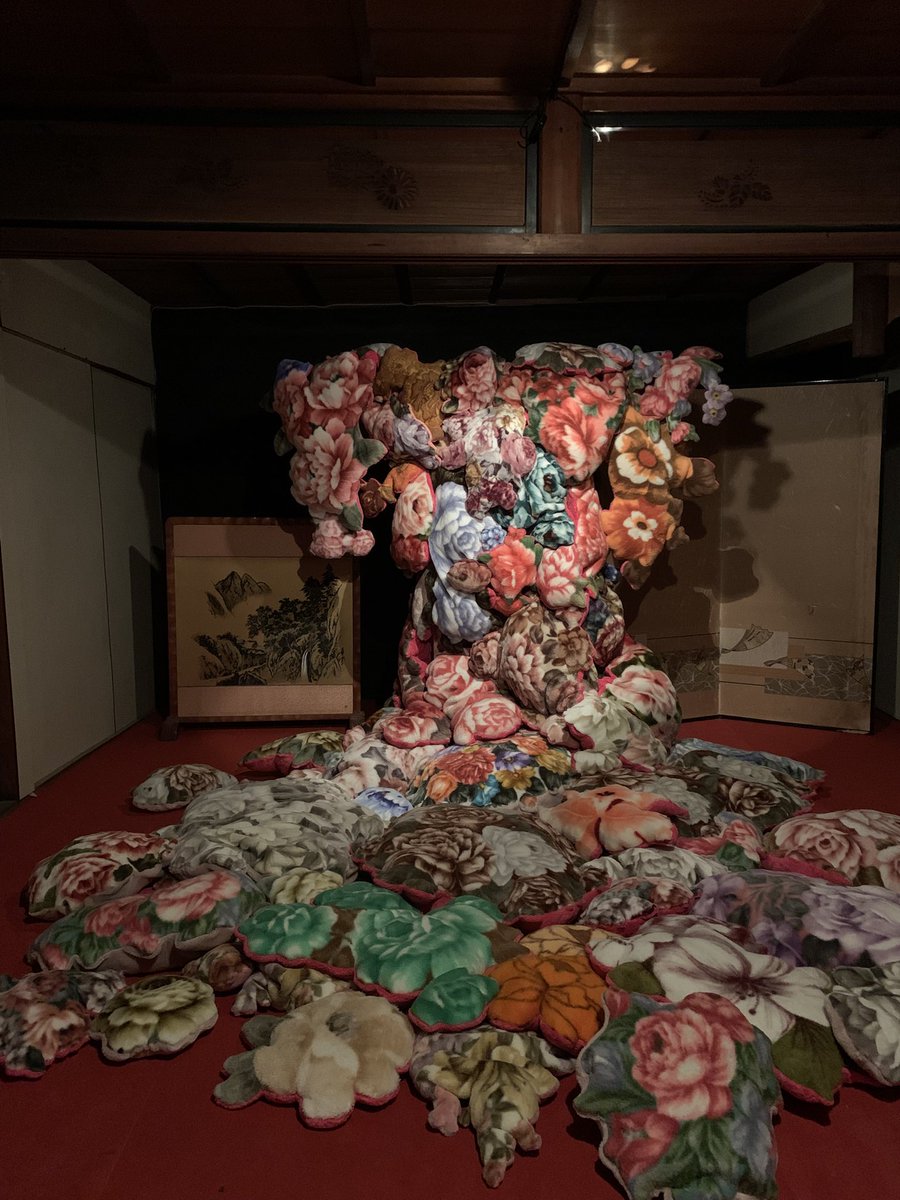 江頭誠 毛布オブジェ 招き猫 江頭誠 毛布オブジェ 招き猫 江頭誠 個展