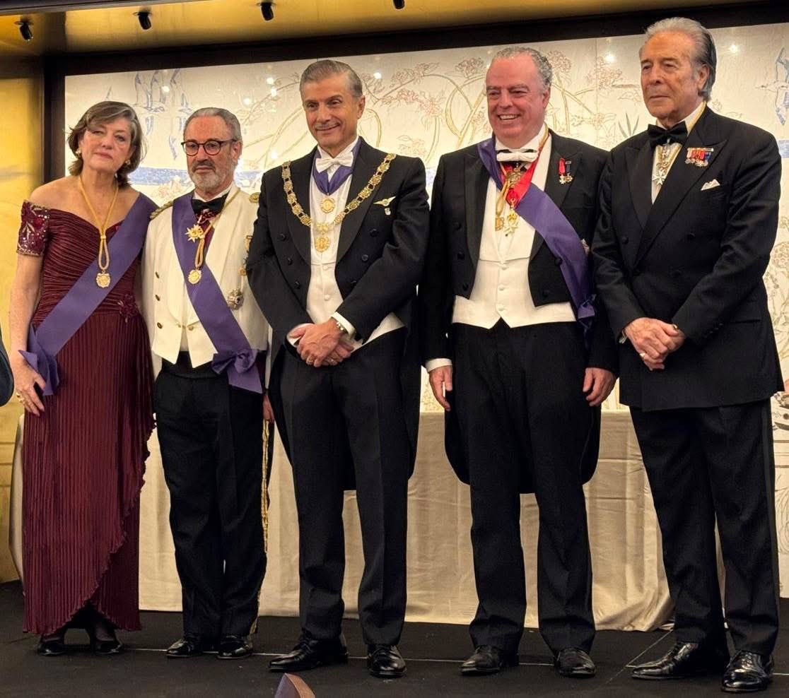 Nuevo equipo y etapa de #crecimiento de la Honorífica Orden Internacional de Mérito en su noche de Gala.
📸 Gustavo Rachid Rucker, Elaine L AROZARENA, Ulisses José Pauleta Rolim Conde de Rolim y Reigada, Antonio Álvarez-Ossorio y Carlos Montero De Alba
🌐 oimerito.com