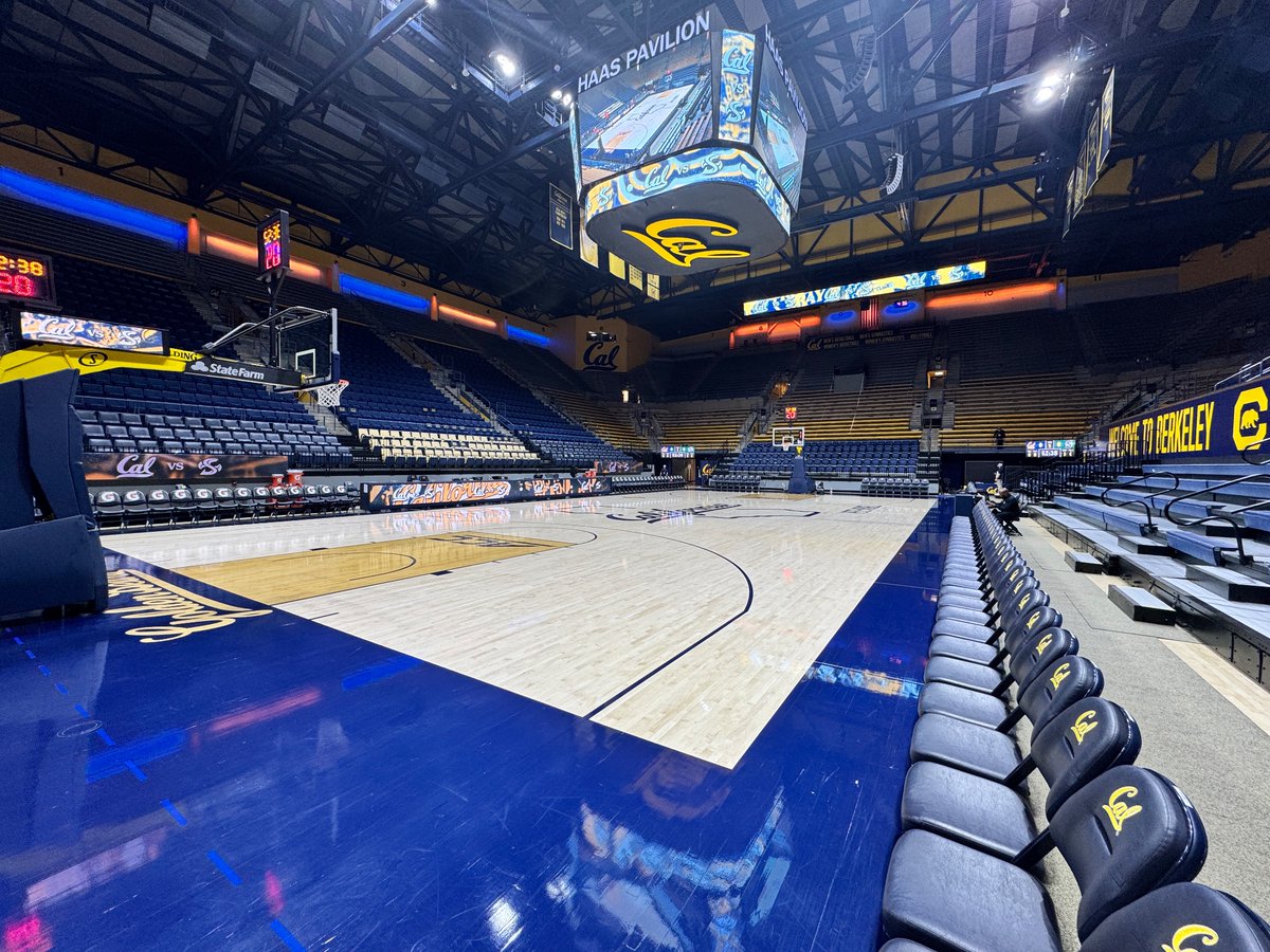 Had an amazing day visiting <a href="/CalWBBall/">Cal Basketball</a> 
Campus so beautiful and lovely 
Got to see the team play and win against Sacramento State 💪

Thanks to the coaches <a href="/21charmin/">Charmin Smith</a> and coach Jenny Huth and other staff members.

Got to talk with players and take pictures with them.

Day to