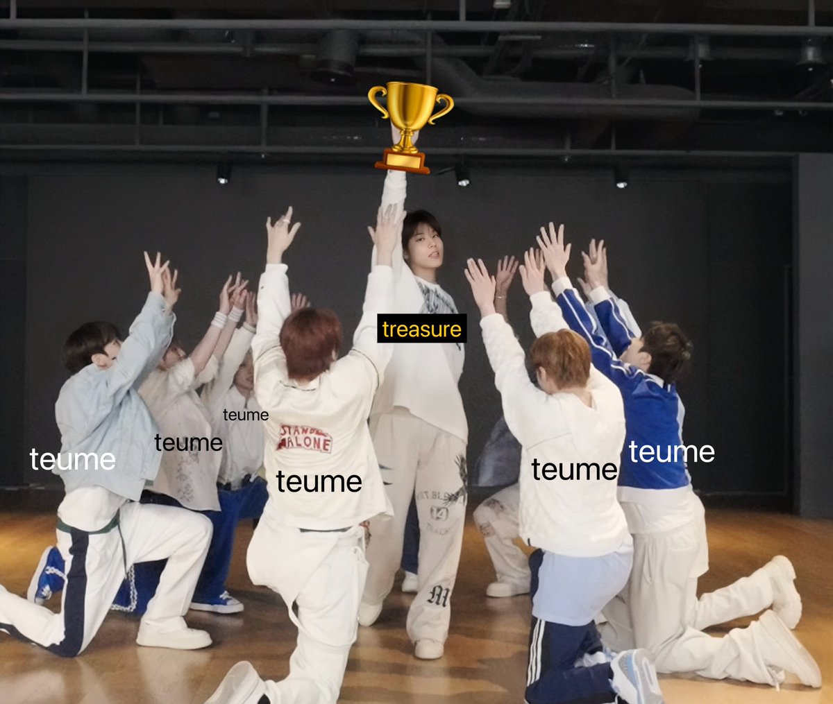 📣TEUME

🔥 THIS IS OUR FINAL BATTLE! 🔥
Let’s give everything we’ve got — no holding back!
RT and vote, Teume-deul! When #TREASURE wins, your bias win too! ⭐✨ 🌟 #2025MAMAVOTE
Let’s claim that MAMA trophy 🏆 and celebrate our victory together! 💎💙