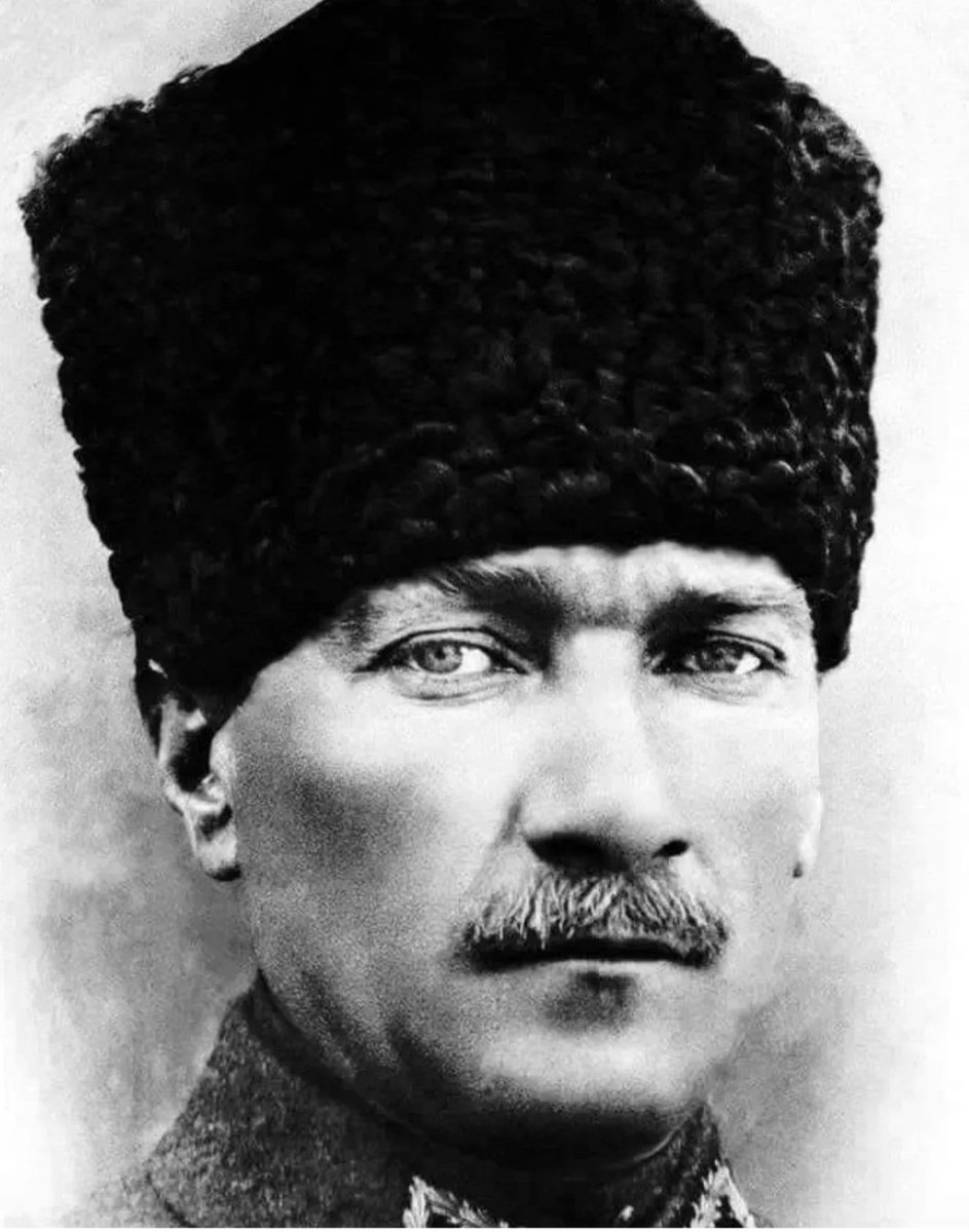 “Ey millet! 
İyi biliniz ki, Türkiye Cumhuriyeti, şeyhler, dervişler,müritler, mensuplar memleketi olamaz."(30.8.1925)

Birinci Antiemperyalist Kurtuluş Savaşı’mızın Önderi Mustafa Kemal Atatürk ölümsüzdür! Saygı ve minnetle anıyoruz.
#baskomutan #mustafakemalatatürk #10kasım