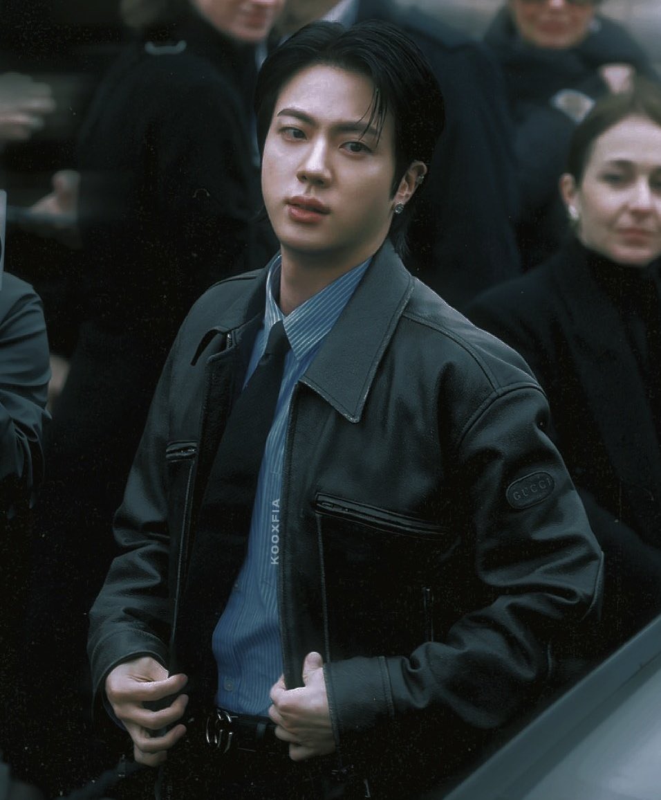 jinniesarchives's tweet image. Last DAY today. If you see this tweet, do not just retweet, but also quote and reply:

All in for #JIN on #2025MAMAVOTE