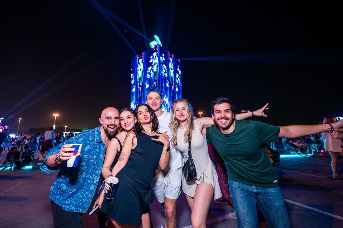 BitgetMENA's tweet image. نجونا من اليوم الثالث من #UNTOLDxBitget وما زلنا نرقص 💃🕺

أذهلنا @Martingarrinx، وامتلأت قاعتنا بجمهورٍ رائعٍ لحضور عرض البانغرا الخاص! 🔥

#EventWithBitget #FeelTheBeat