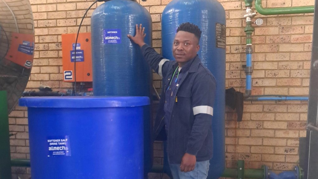 EngNewsZA's tweet image. [𝗩𝗔𝗟𝗩𝗘𝗦] As testament to the Runxin F135 duplex valve system’s efficiency, #Allmech's Lionel Maasdorp cites an installation at a pharmaceutical manufacturing facility that required high-purity water. 𝗥𝗲𝗮𝗱 𝗺𝗼𝗿𝗲: bit.ly/4oqkFfB
#Valves #WaterTreatment