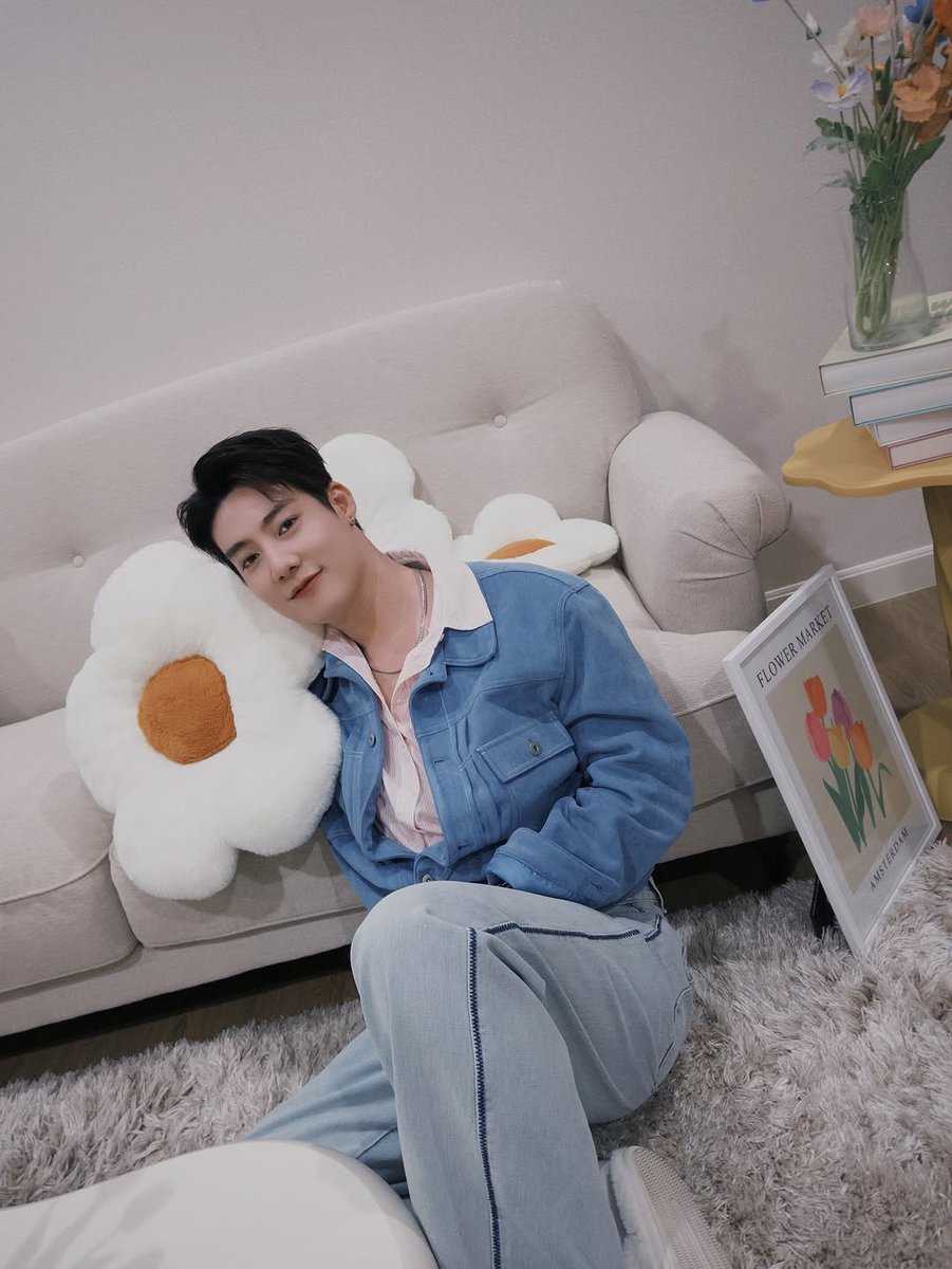 SailubOfficial's tweet image. 251110 SAILUB&apos;s IGs Update

🌷💐☁️🩵
📷 @T_Aiemkumchai 

@spy_hemmawich
#SpySailub #คุณเพื่อนบ้าน