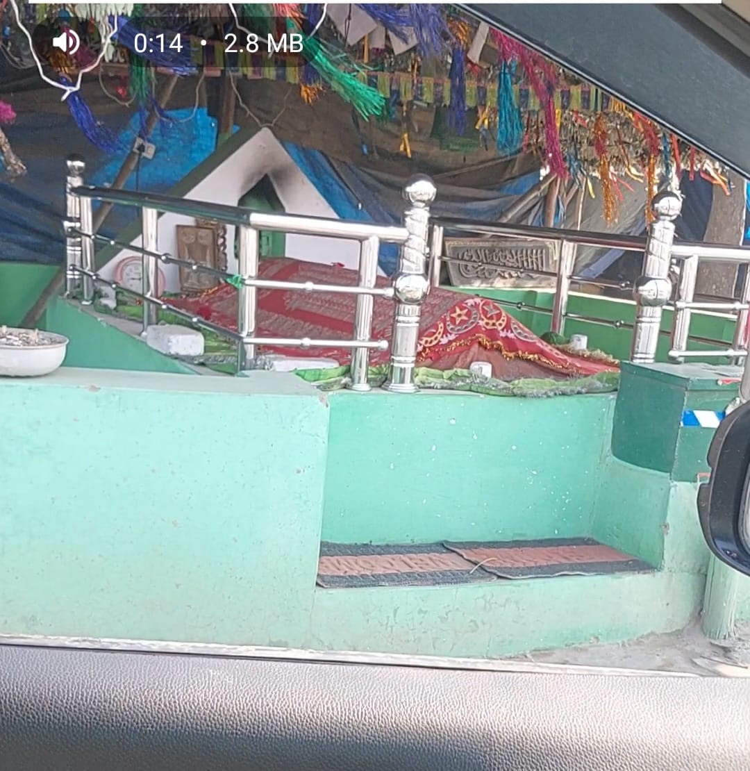 #बरेली थाना फरीदपुर से शाहजहांपुर रोड हाईवे  पर बनाई अवैध मजार NHI की जमीन पर पुलिस प्रशासन अवैध मजार को तुरंत हटाये और कार्रवाई करे 
<a href="/bareillypolice/">Bareilly Police</a> <a href="/CMOfficeUP/">CM Office, GoUP</a> <a href="/Uppolice/">UP POLICE</a> <a href="/CommissionerBa1/">Commissioner, Bareilly Division</a> <a href="/myogiadityanath/">Yogi Adityanath</a> <a href="/igrangebareilly/">DIG RANGE BAREILLY</a> <a href="/adgzonebareilly/">ADG Zone Bareilly</a> <a href="/NHAI_Official/">NHAI</a> <a href="/nitin_gadkari/">Nitin Gadkari</a> <a href="/UPGovt/">Government of UP</a>