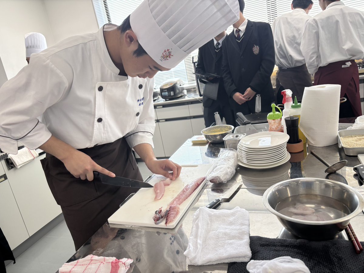 MBC_umipro's tweet photo. どんなメニューが出来上がるかワクワクしながら見学したオイラ！もしかしたらお腹がぐぅ～～ってなってたかも・・・(〃ﾉωﾉ)
#海のごちそう開発プロジェクト https://t.co/4JLhXIQ5OO