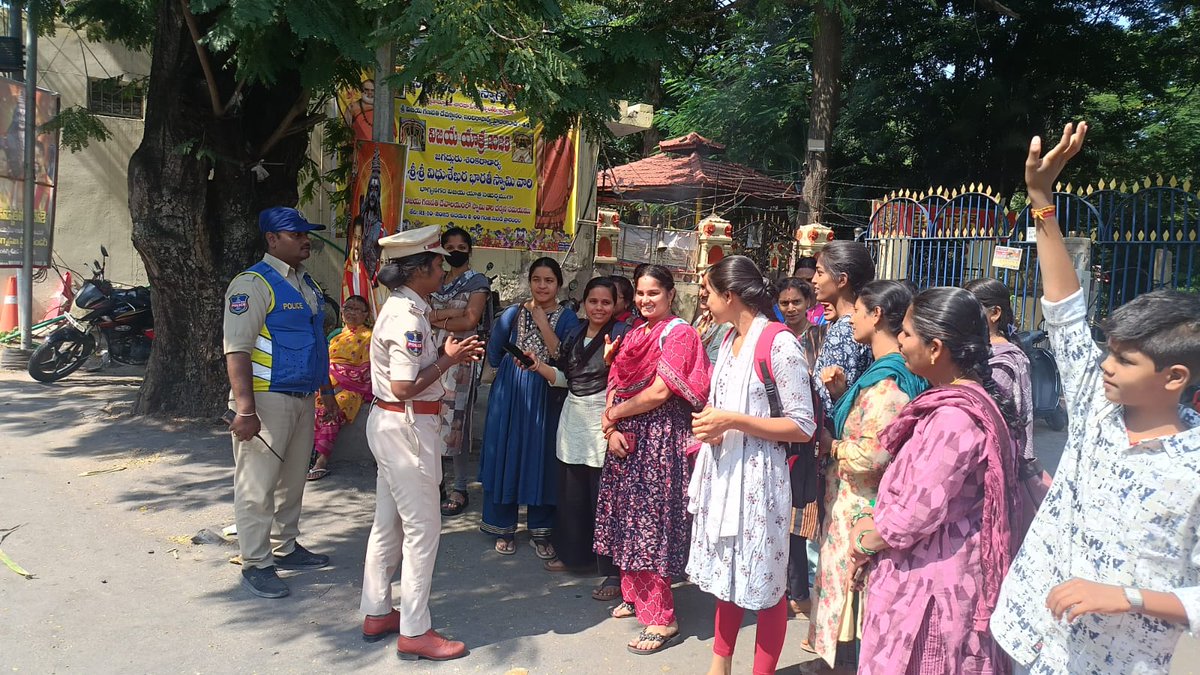 On 10.11.2025, Kum. Prasanna SI of Police, PS Domalguda conducted an awareness program for students on the topics of cyber crimes and women’s safety at Indira Park.