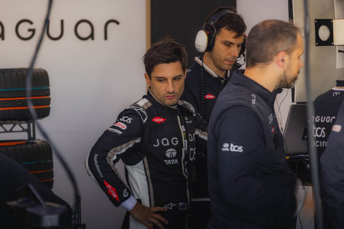 eFORMELde's tweet image. Mitch Evans verpasst Gen4-Test wegen unklarer #FormelE-Zukunft: &quot;Kenne die Pläne des Teams nicht&quot;

e-formel.de/nachrichten/fo…

#ABBFormulaE #FormulaE

📸: Jack Morrison / @Spacesuit_Media