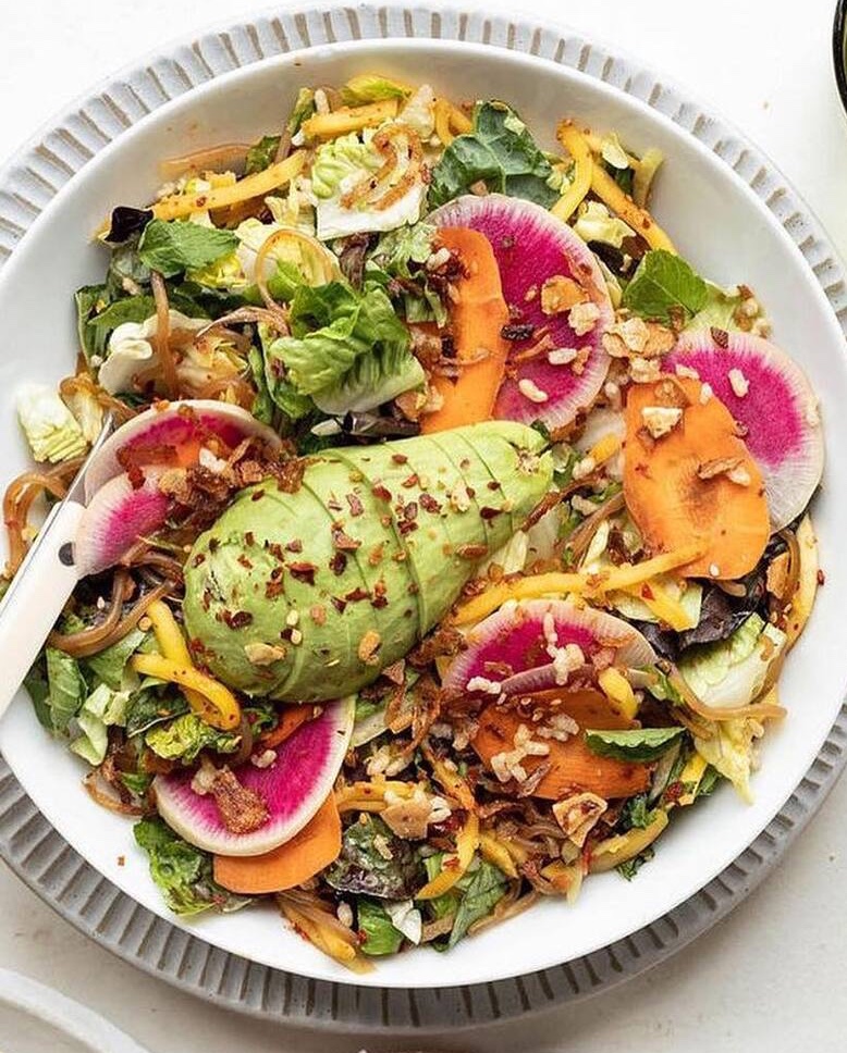 VegNews's tweet image. Skipping meat just one day a week has measurable benefits—for the body, the planet, and even institutional systems like hospitals and schools. #meatlessmonday
vegnews.com/benefits-of-go…