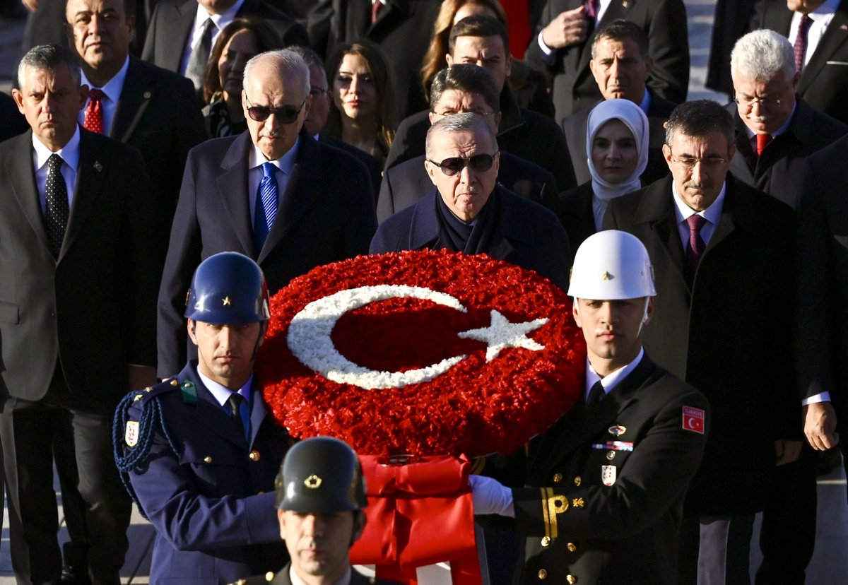 Cumhurbaşkanımız Sn. <a href="/RTErdogan/">Recep Tayyip Erdoğan</a>’ın riyasetinde, Cumhuriyetimizin banisi Gazi Mustafa Kemal Atatürk’ü anmak üzere Anıtkabir’de düzenlenen törene katıldık. 

Vefatının 87’nci yıl dönümünde Gazi Mustafa Kemal Atatürk’ü saygı, rahmet ve minnetle yâd ediyorum.