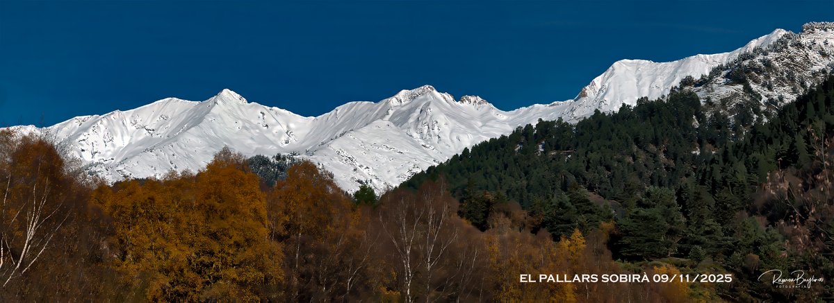 Molt  bon dia família, continuem amb la serie fotogràfica encetada ahir del   Pallars Sobirà sobre la primera nevada de la tardor. Després més.