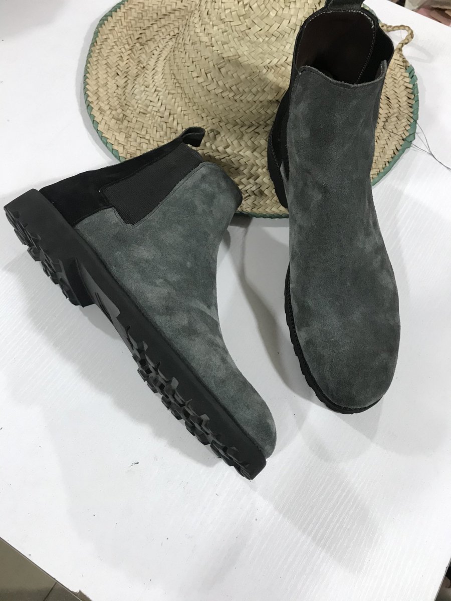 Greysoles_'s tweet photo. Four slide with 4 boots 👞✨
The year’s almost over, don’t let your style fall behind. Complete your look with something new and powerful.
Price: ₦40,000 – ₦50,000 only.
Send us a DM today✅
#Greysole #StepInStyle #menswear #everyone #menfashion https://t.co/bJDSfa1kgx