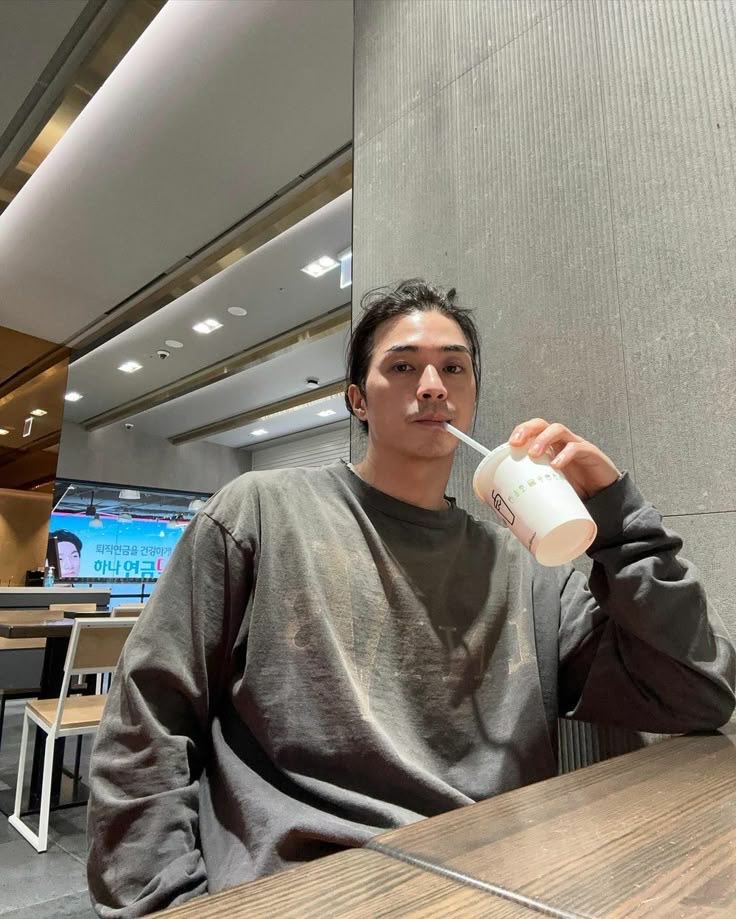 silventide's tweet image. 