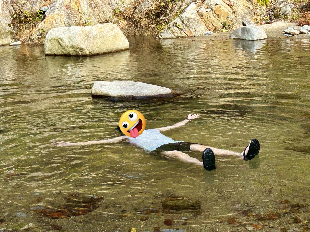 第9回トウホグ蒸祭 in丸森不動尊キャンプ場MARUMORI SAUNA

いわゆるサウナフェス！サウナ好き、フェス好きにはたまんないイベントです！でも楽しいことって、あっという間に終わるんですよね😭来年は倍の時間欲ぢい😭たくさん熱波を浴び、キンキンの川風呂に入り、おいしい芋煮を食べてととのったぞー