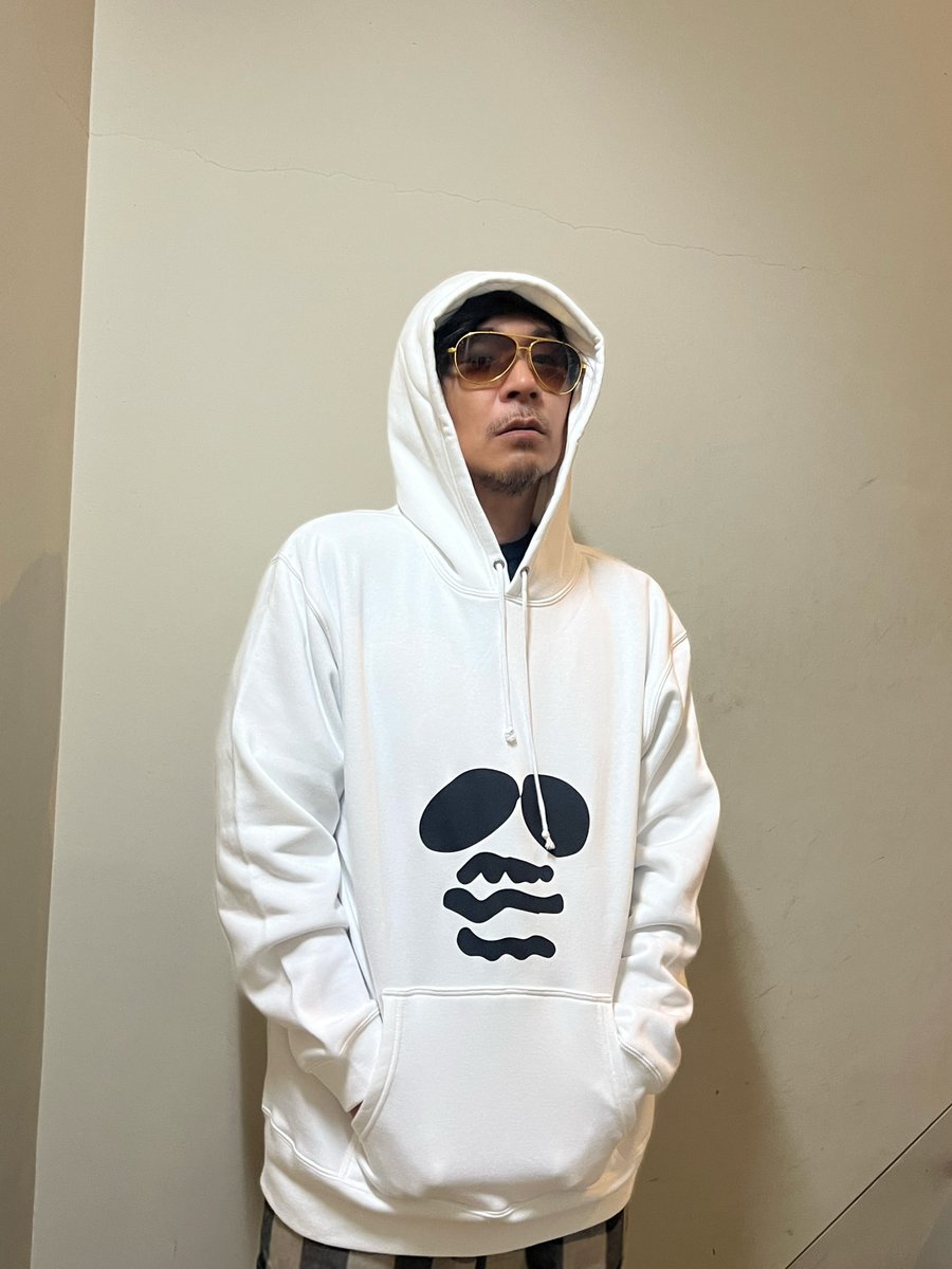 Ragbaby：やっぷ〜🍃
「あの女の子の着てるタンクトップのパーカー」の受注受付は11/16(日)23:59まで！
モデルさんの着用画像をゲット🦁ぐふふ
着用サイズはXLだよ😎
詳細はこちらから🛒artistdeli.com/item_List.php?…