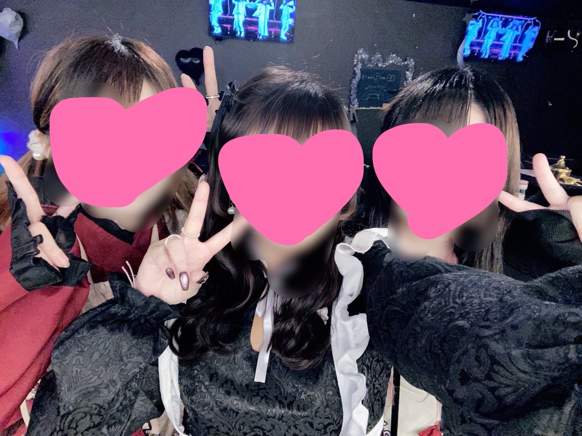 ccb_r_maebashi's tweet image. 本日もご帰宅ありがとうございまし😃
常連ご主人たくさんでほっこりです☺️
明日から月曜、1週間の始まり憂鬱なような、楽しみのような気合いを入れた日ですね😁
ということで黄色い絵文字たくさんでお送り致しました😉

😬11/10お給仕メンバー😵

😃しの
😃にいな
😃さゆ

︎#コンカフェ #群馬 #前橋