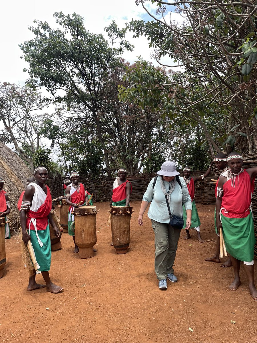 🥁 If you visit Burundi and don’t visit Gishora, you didn’t visit Burundi 🇧🇮
The heartbeat of the nation, where royal drums echo the soul of Africa.

📲 +25776119310

#Gishora #visitburundi #unesco 
#TanganyikaLinksTours #BurundiCulture