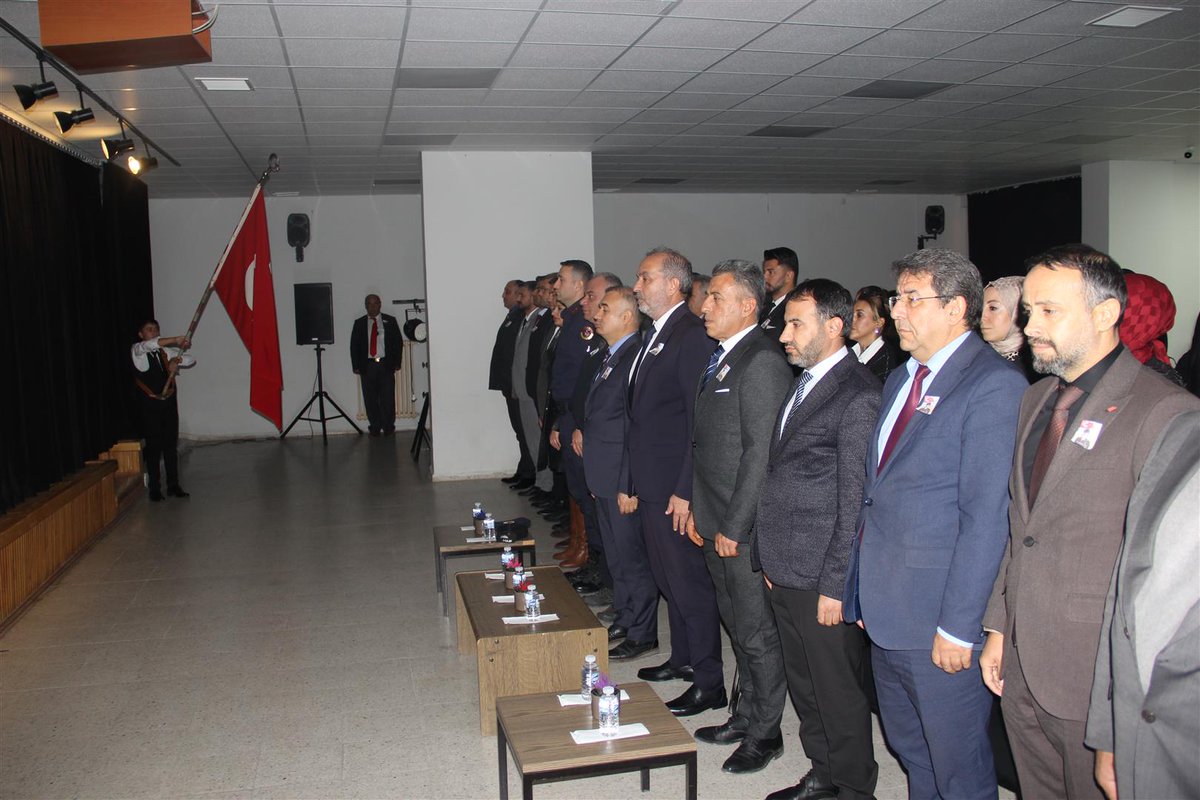 TC_Atabey's tweet photo. 10 Kasım Atatürk'ü Anma Programı Etkinlikleri

10 Kasım Atatürk’ü Anma Programı Etkinlikleri kapsamında gerçekleştirilen müzikal oyun gösterisi, zeybek gösterisi, Atatürk’ün sevdiği şarkılardan oluşan müzik dinletisi, sinevizyon gösterisi büyük bir beğeniyle izlendi. https://t.co/6jFdclKMsT