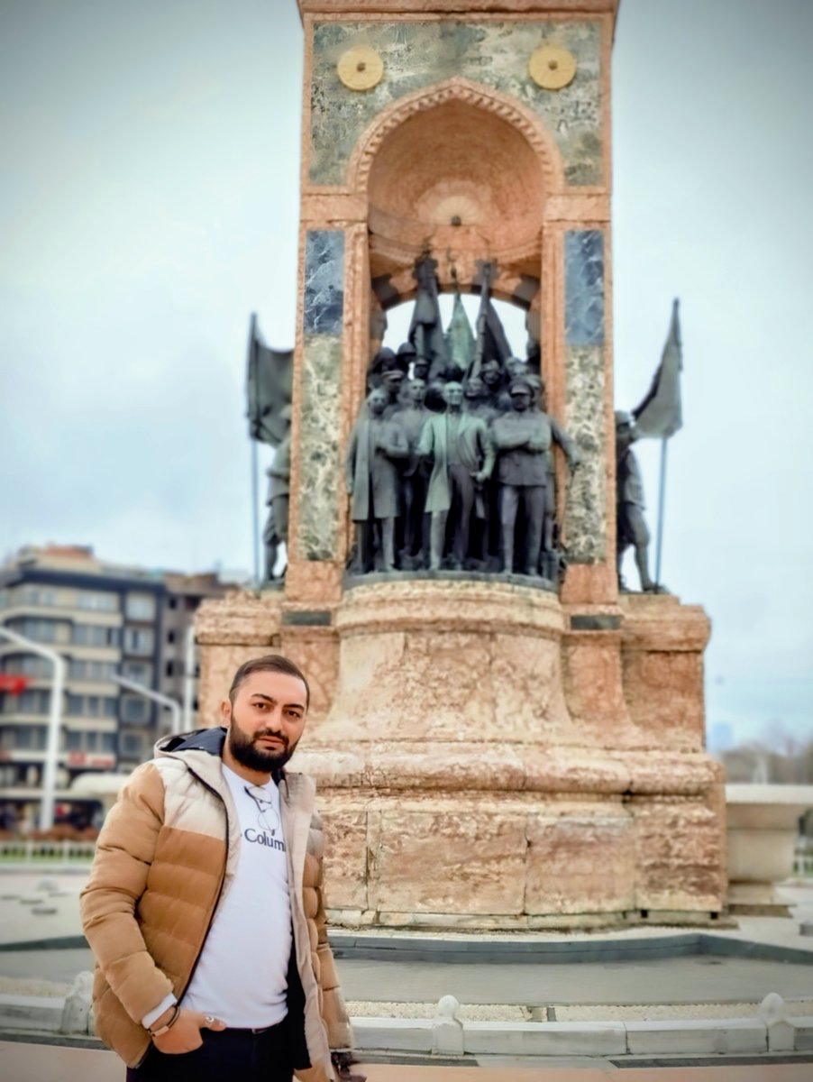 Saygı olsun bu çelik atlıların gök tuğuna, tuğ kaldırmış olan orduların başbuğuna... #atatürk