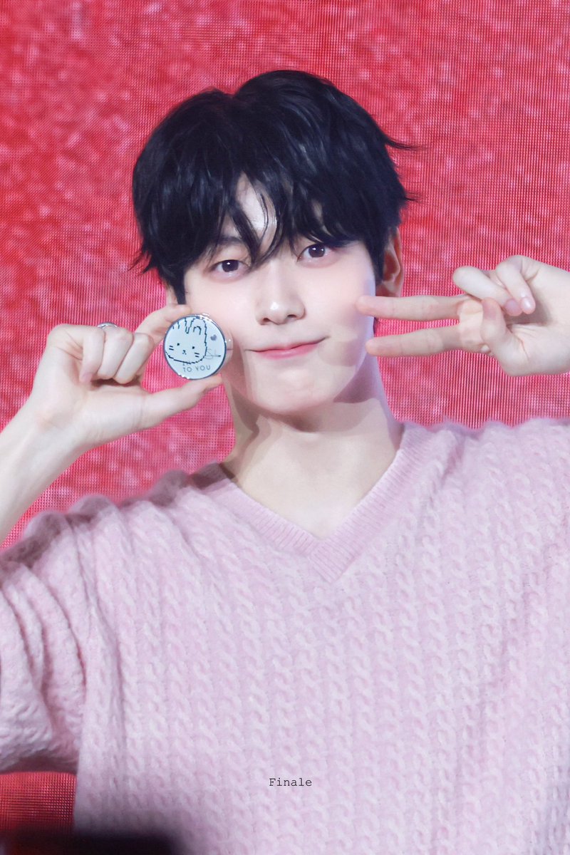 page_fromme's tweet image. #2025MAMAVOTE 
#tomorrowxtogether

아구 이뻐🐰💖