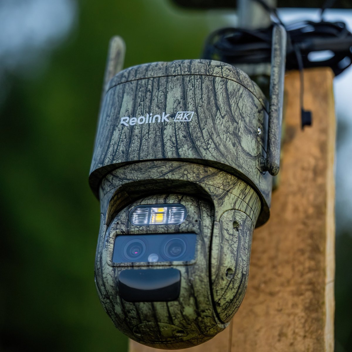 ReolinkTech's tweet image. #𝗥𝗲𝗼𝗹𝗶𝗻𝗸 𝗧𝗿𝗮𝗰𝗸𝗠𝗶𝘅 𝗟𝗧𝗘-𝗖 | 𝗚𝗼 𝘄𝗶𝗿𝗲-𝗳𝗿𝗲𝗲. 𝗦𝘁𝗮𝘆 𝗰𝗿𝘆𝘀𝘁𝗮𝗹-𝗰𝗹𝗲𝗮𝗿.
Whether you’re overseeing a livestock enclosure, keeping an eye on a vacation cabin, or securing a country home in the woods, this camera gives you real‑time alerts, full‑area…