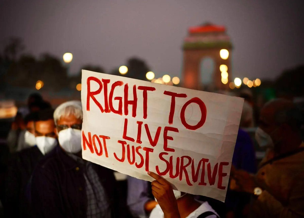 "Arrest Pollution, Not People!"
This is the "Vishwaguru" model in action: where the right to breathe is met with silence and suppression.
#DelhiPollution #DelhiProtest