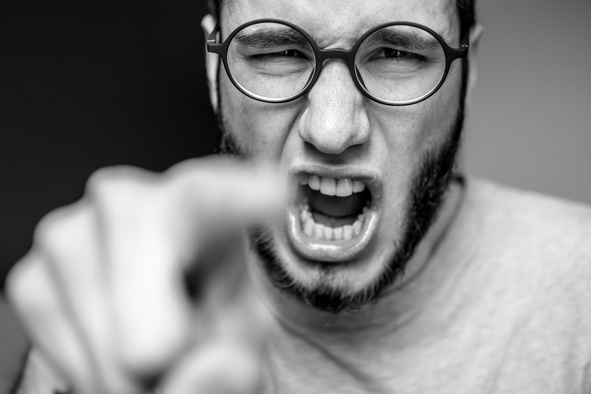 Anstatt sich in einer gesunden und offenen Diskussion zu öffnen, fallen die Linken in den Sozialen Medien über ihre Gegner her, als hätten sie den Verstand verloren.