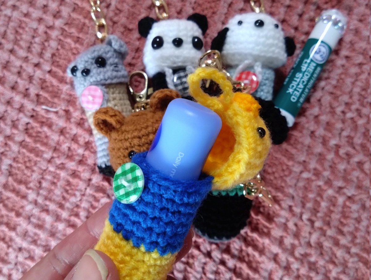 rainbowaloe's tweet photo. しげんcafeわくわく（@shigencafegreen ）様に新商品納品！
【リップクリームケース】
なにかと鞄やﾎﾟｹｯﾄの中で迷子になるﾘｯﾌﾞｸﾘｰﾑ。
ｹｰｽに入れてぶら下げてみませんか？
動物ﾃﾞｻﾞｲﾝですがｼﾝﾌﾟﾙなものも模索中💦

☆★コースター大量追加★☆

いつもの抹茶ラテ、最高💕 https://t.co/gJgTm9sOqA