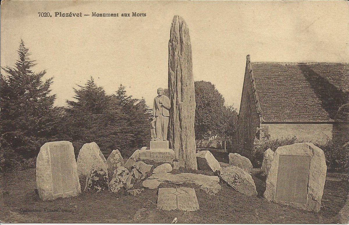 The centre pieces of the monument aux morts in Plozévet (Finistère) were a displaced and fallen menhir and a statue by the sculptor René Quillivec. It was inaugurated on 12th December 1922. #RemembranceDay. Card by Villard in Quimper.