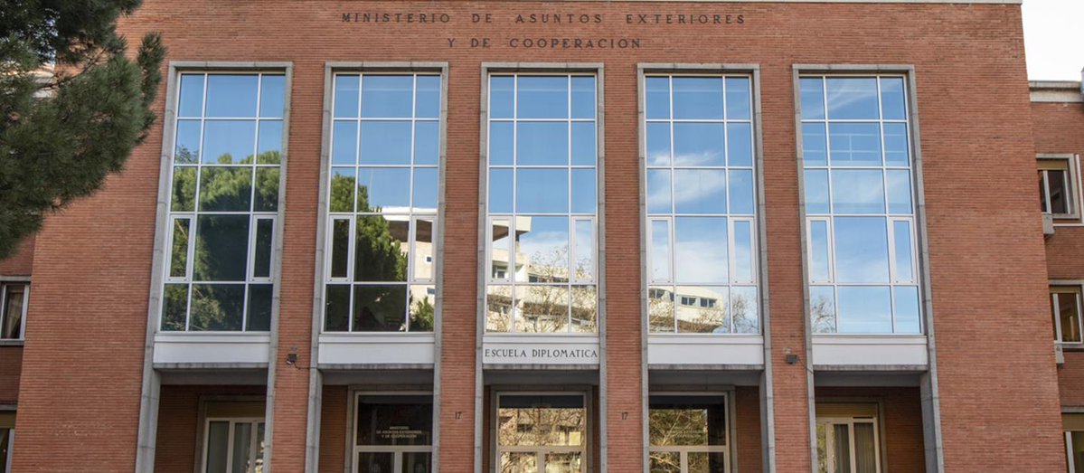 Escuela Diplomática tweet media