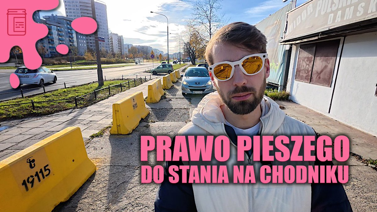 Stoję na chodniku, a kierujący najeżdża na mnie celowo samochodem. Wracam do sprawy sprzed roku z prawomocnym wyrokiem wyjaśniającym, jak traktowany w takiej sytuacji jest pieszy, a jak kierowca. "Pierwszy prawomocny wyrok": youtu.be/zrvQl2HFPrE