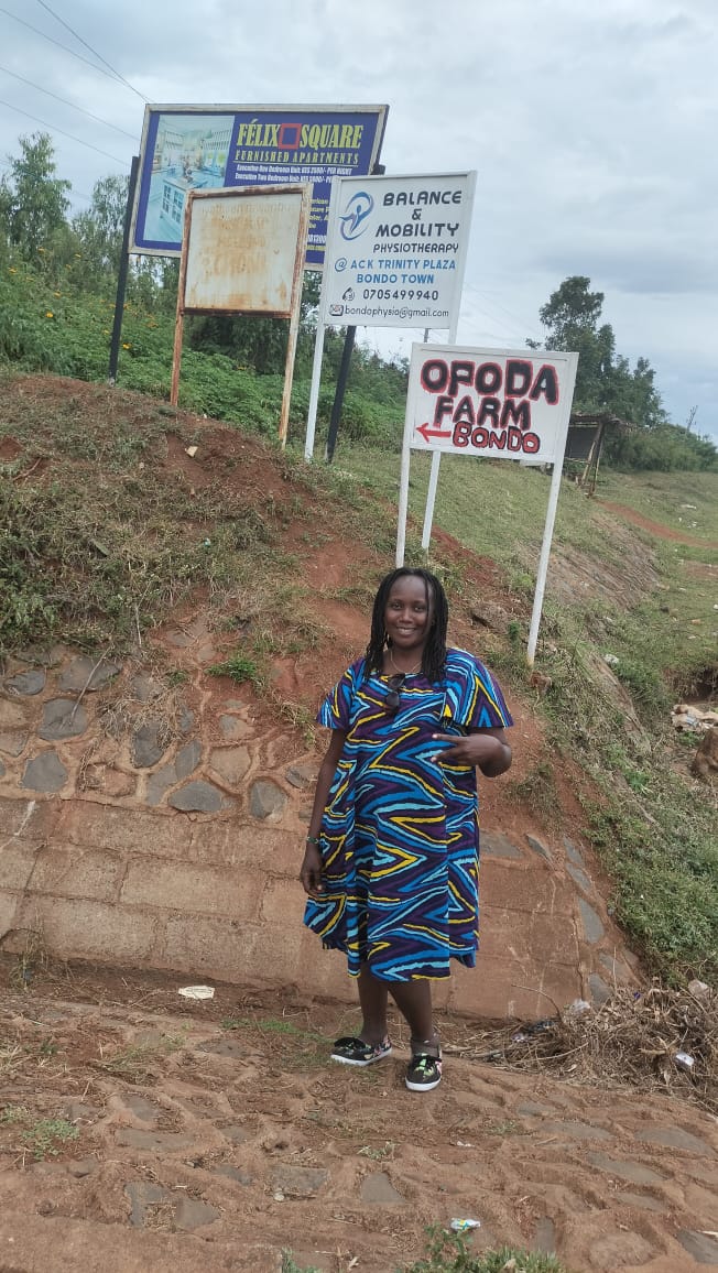 Our convener <a href="/AkumuOuko3/">Akumu Ouko</a> yesterday paid tribute to Raila’s legacy at Kango Ka Jaramogi. She laid a wreath at his grave, toured the memorial museum, and later proceeded to Opoda Farm to condole with his family. 

We honour his vision and quest for democracy 
#RestInPowerRao