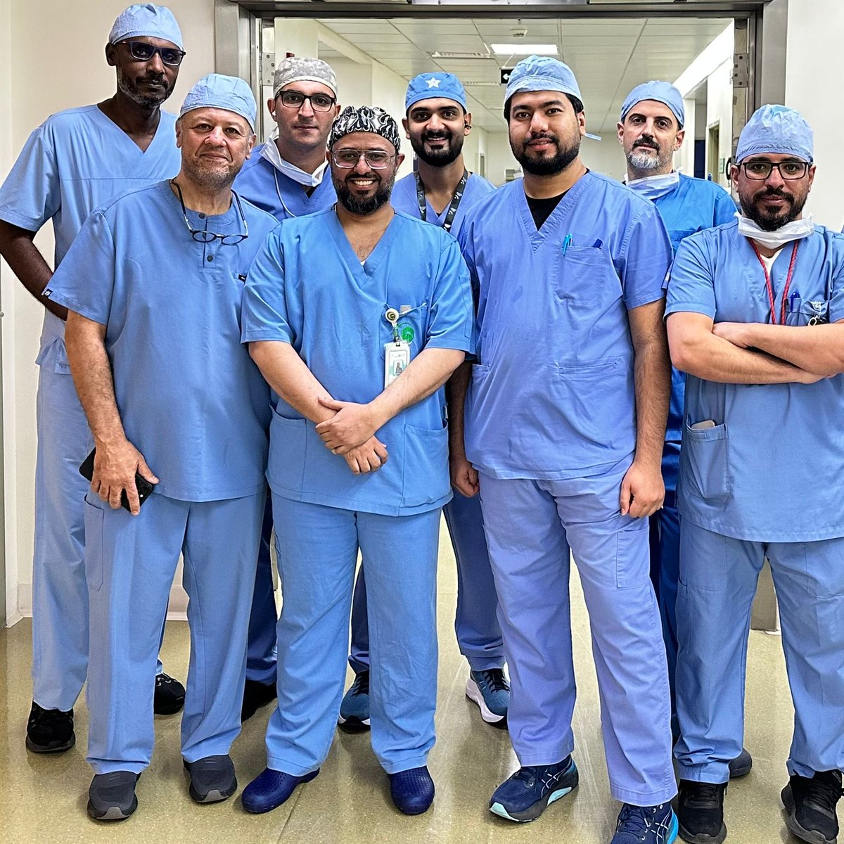 عملية الـ 10 ساعات تنجح في..

استئصال وإعادة توصيل القصبة الهوائية تنقذ حياة شاب عشريني بـ #مدينة_الملك_عبدالله_الطبية

al-madina.com/article/960010

#صحيفة_المدينة