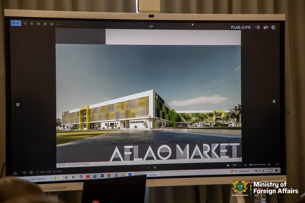 GhanaTechInfra's tweet photo. 🚨 Ghana has concluded key preparatory meetings for the Aflao Market redevelopment, a US$30 million project funded by a Chinese 🇨🇳 grant. The design review, feasibility analysis, and stakeholder commitments are now complete. Sod-cutting is expected soon to begin construction. https://t.co/rPNklMfrS0