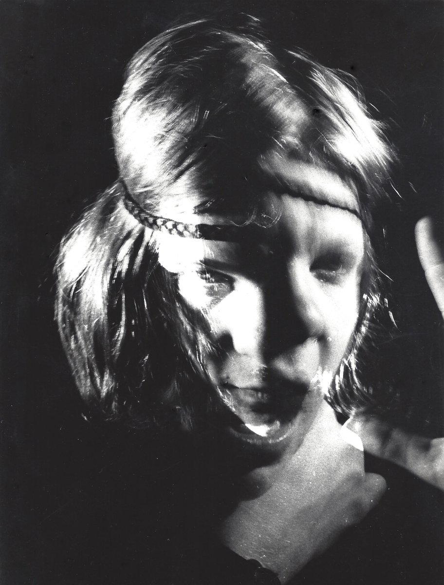 lassetur_o's tweet image. Selfie, 1970.
A quiet encounter with time — the lens turns inward, capturing a moment of youth and curiosity.
Film grain, dust, and light become part of the memory itself.
scan0014 
#Selfie #Analog #1970s #Film #lassetur